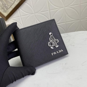 プラダ★セール♪大人気!レザー折りたたみ財布 偽物 2M0513